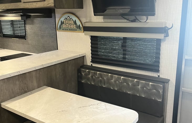 Table seats 4 comfortably