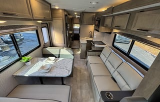 Freelander Luxury Bunk Class C