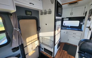 Meet “Wander”-Easy Clean 19' RV for New Travelers