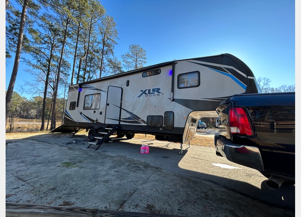 Fifth Wheel rentals in Richmond Hill