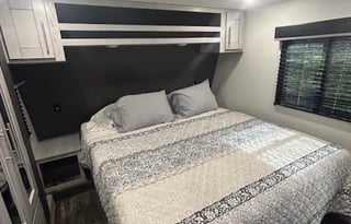 Loaded Luxury Toy Hauler Sleeps 8