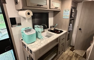 2024 Dutchman Coleman lantern 17B