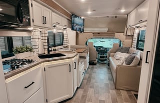 The Chic Chateau - Fully Stocked Luxe RV