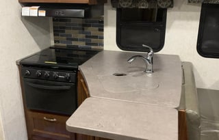 BOB-2018 Forest River RV Sunseeker 3270S Ford