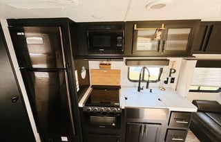 2021 29 ft Grey Wolf Travel Trailer Camper 26DJSE