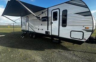 Roaming Retreat: Explore with Comfort!