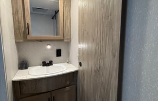 Luxury RV | Sleeps 10 | Bunkhouse & King Suite