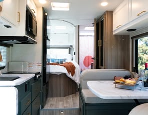 Thor Motor Coach Eddie Bauer 21EB