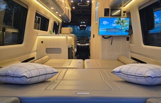 2026 Airstream 24GL Luxury AWD Camper