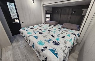 Luxurious Brand New 2025 East to West Ahara 390DS