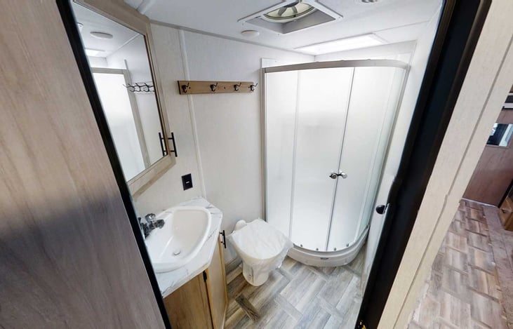 Fully Stocked Bathroom (shampoo/conditioner/soap/TP/Towels/wash clothes/feminine products etc)