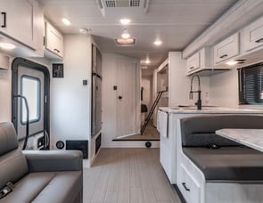 EAST TO WEST Entrada 3100FB