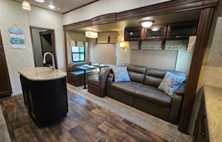 2 Bedroom, 2 Bath Luxury RV