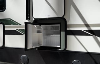 Luxury Eddie Bauer 5th Wheel Delivery no pick up