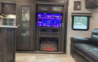 Sam & JP’s Kid approved camper rental !