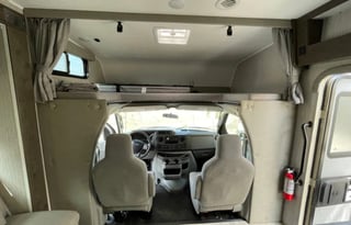 2022 Leprechaun 319MB Ford 450