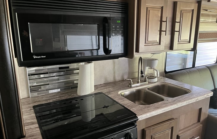 KITCHEN SINK, MICRO, STOVE