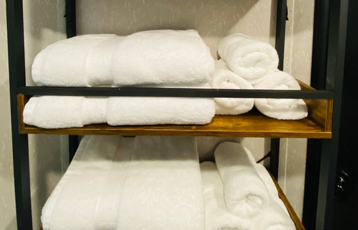 Towels for 4 guests.