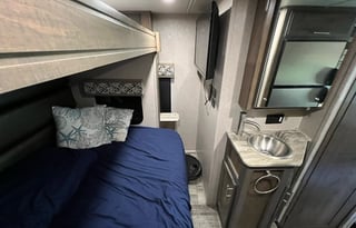 Blue Goose: Dynamax 24RW • Luxury Class C • WiFi