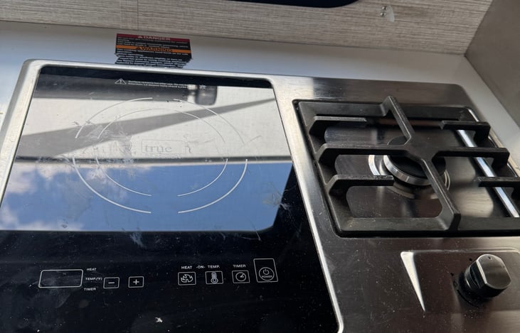 Infrared cooktop along with gas burner stove