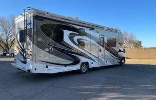 2017 Fleetwood RV Jamboree 30D