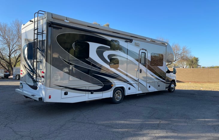 31 ft with 2 slide outs