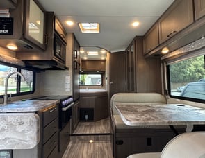 Thor Motor Coach Four Winds 22E