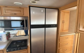 2005 Dolphin Motor Coach Dolphin A
