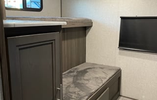 2021 Dutchmen RV Kodiak Ultimate 3321BHSL