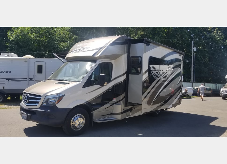 Class C Motor Home rentals in SeaTac