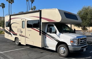 Festival Friendly RV Rental Sleeps 6