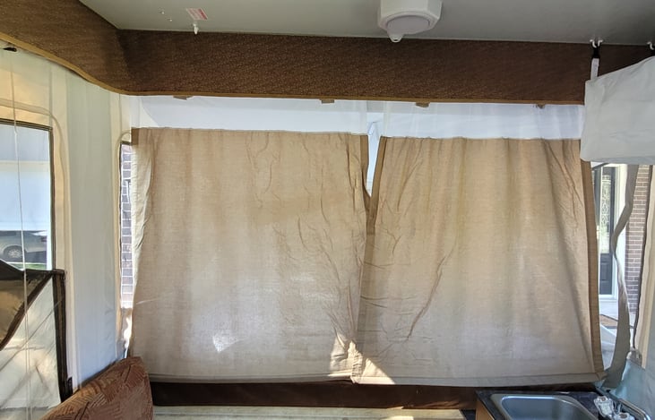 Privacy curtains for each bed on the wings. 1 king, 1 Queen