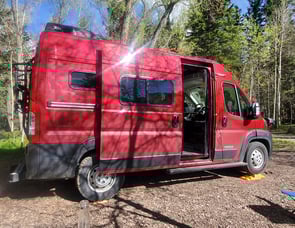 Winnebago Solis Pocket 36A