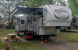 2019 Heartland Pioneer PL355 (Bunkhouse!)