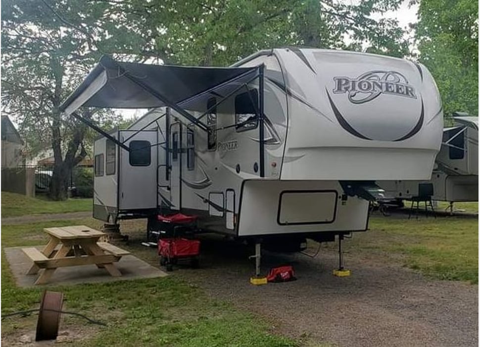 Fifth Wheel rentals in Atco