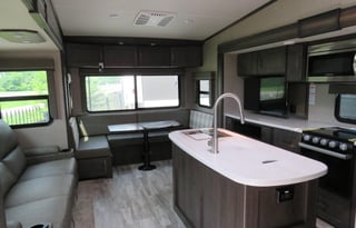 The Luxe - 2022 Grand Design Reflection 31MB