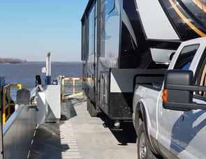 Forest River RV XLR Thunderbolt 425AMP