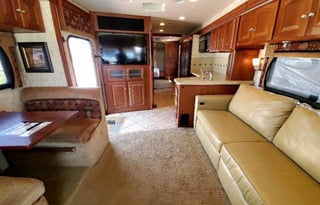 2011 Winnebago Adventurer 35P