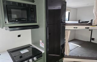 Modern Family RV|Sleeps 8| Bunks, Grill & Easy Tow