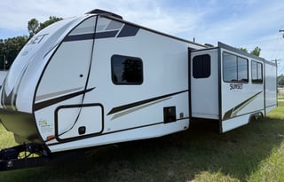 (Delivery only) sleeps 10, 2 baths Sunset Trail