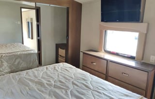 2016 Forest River RV Cedar Creek Silverback 37MBH