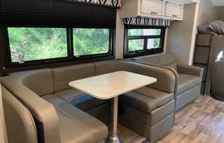 Easy to drive RV, family road trip!