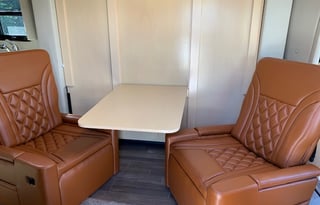 2020 Regency Ultra Brougham 25MB