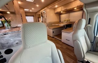 Thor Motorcoach Chateau 24F