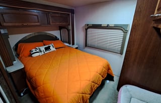 2008 Fleetwood RV Tioga 31M - Self Leveling