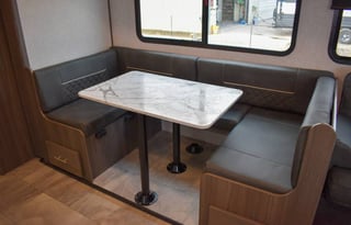 2021 AirBnB on Wheels  Kodiak Ultralite 283BHSL