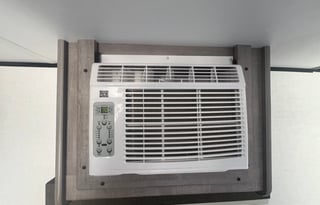 Charming 2024 Coleman 17R - Cozy and Cute!