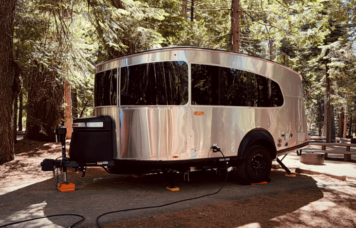 Ditch the crowded RV parks and hit the backcountry in style! This pristine Airstream Basecamp 20X is the ultimate, lightweight adventure hub designed for those who want off-grid capability.