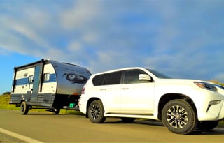 **Rent my 2022 RV Delivered to RV Parks+Sleeps 5**