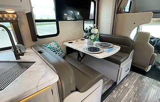 2024 Thor Geneva 31VT
